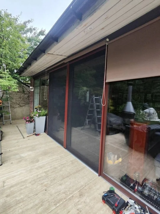 Сетка плиссе красного цвета